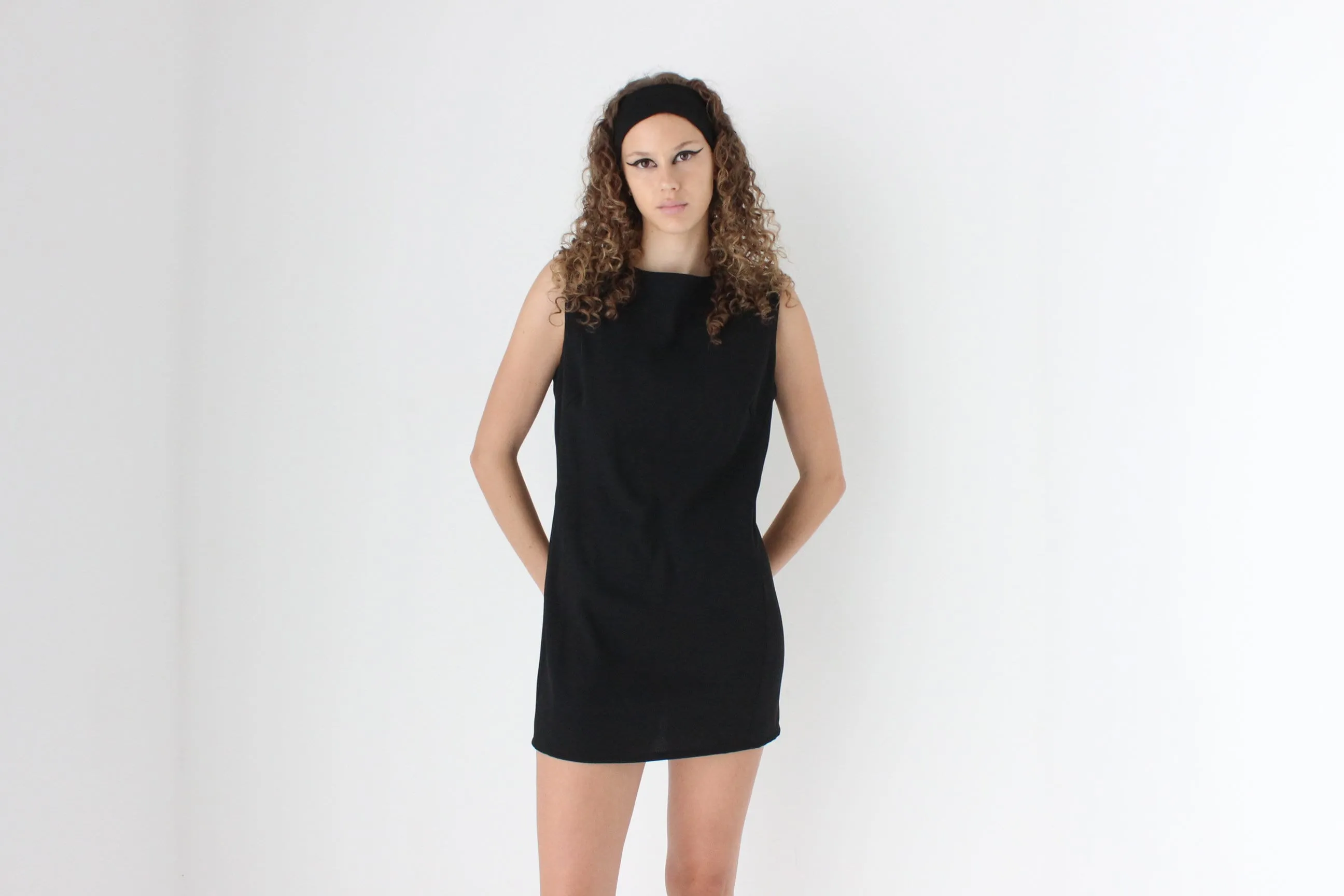90s Simple & Chic Black Crepe Shift