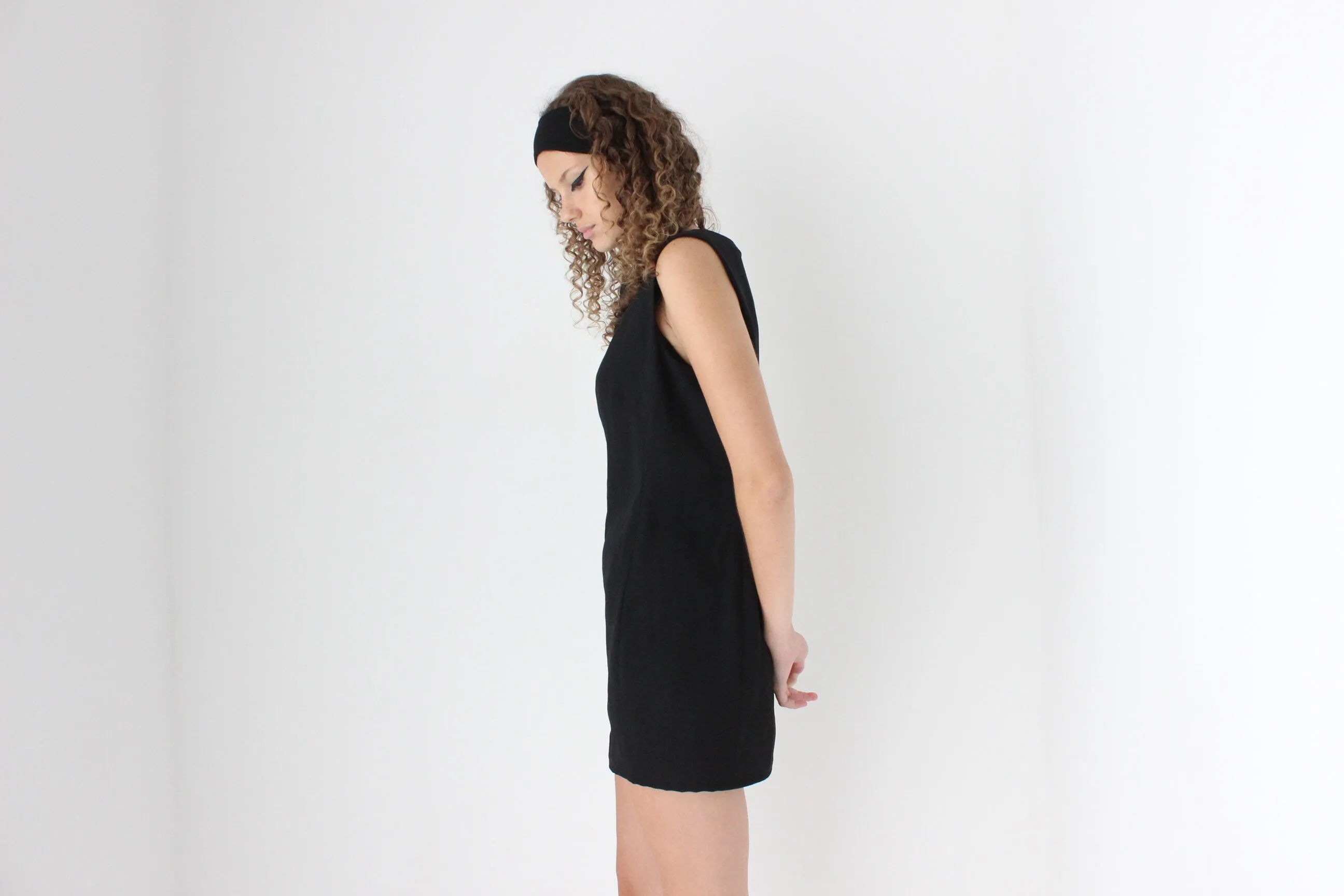 90s Simple & Chic Black Crepe Shift