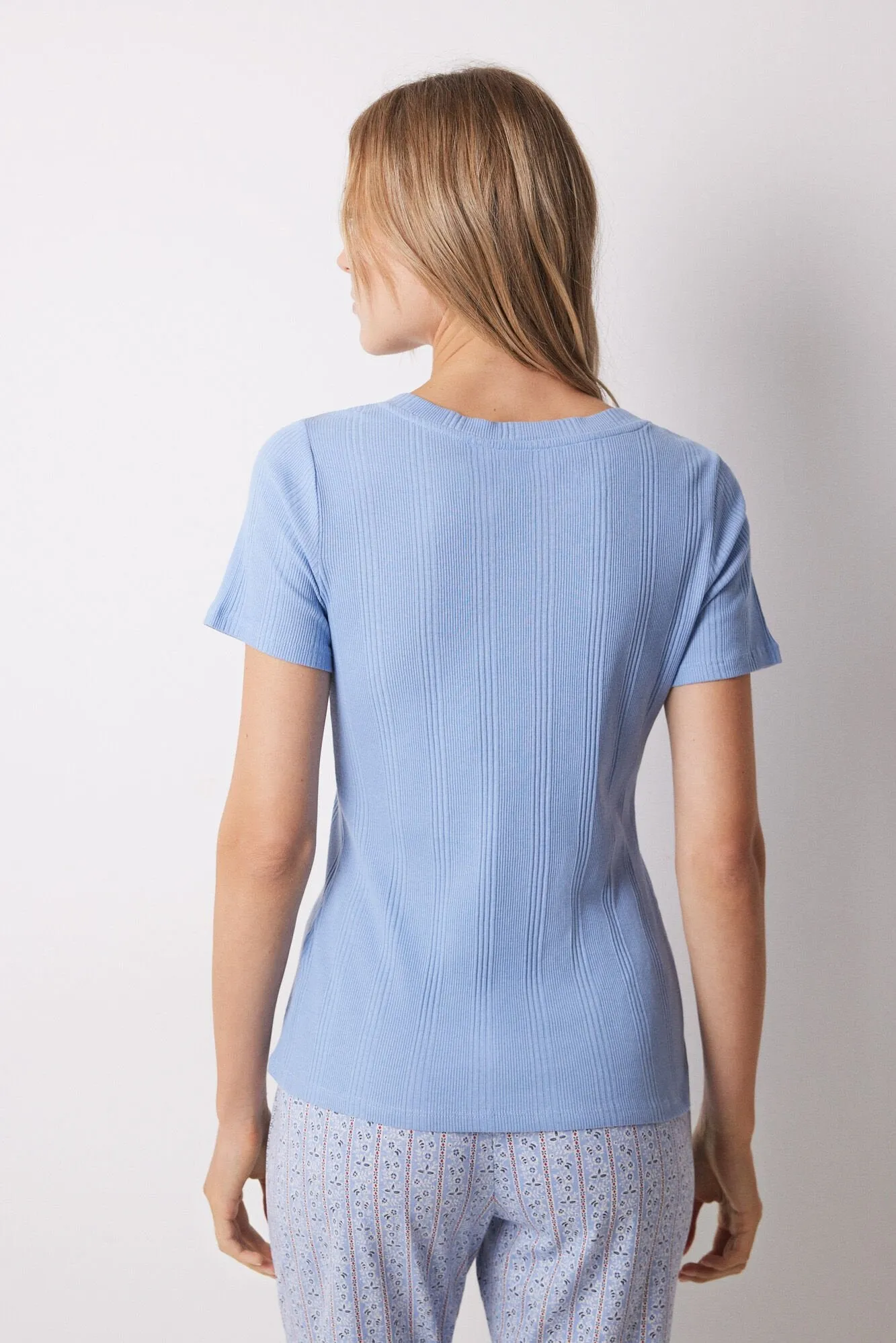 Blue short-sleeved cotton top