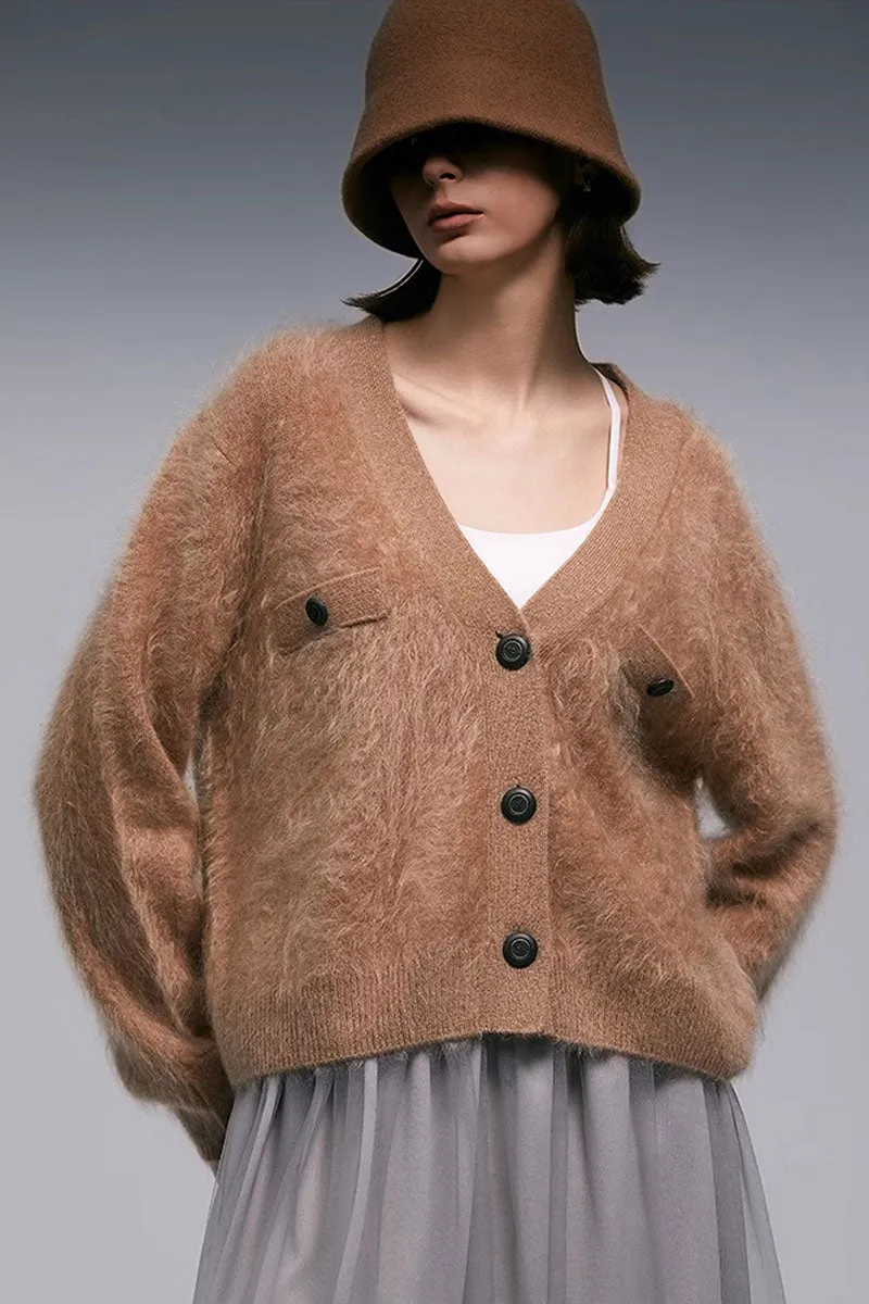 Chunky Brushed Cashmere V-Neck Cardigan with Decorative Pockets