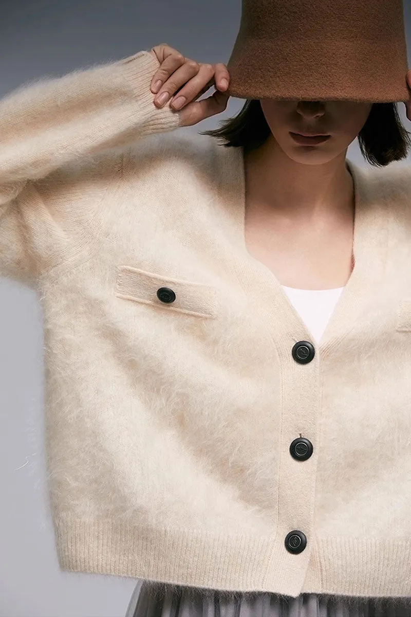 Chunky Brushed Cashmere V-Neck Cardigan with Decorative Pockets