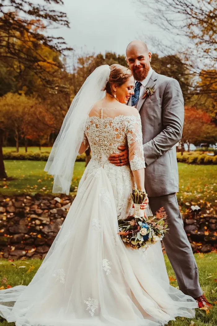 Elegant Half Sleeve Lace and Tulle Plus Size Wedding Dress