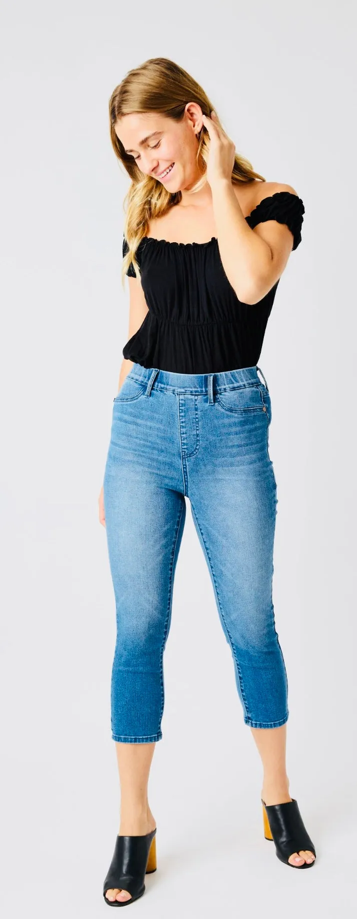 Judy Blue Cool Denim Pull on Capri