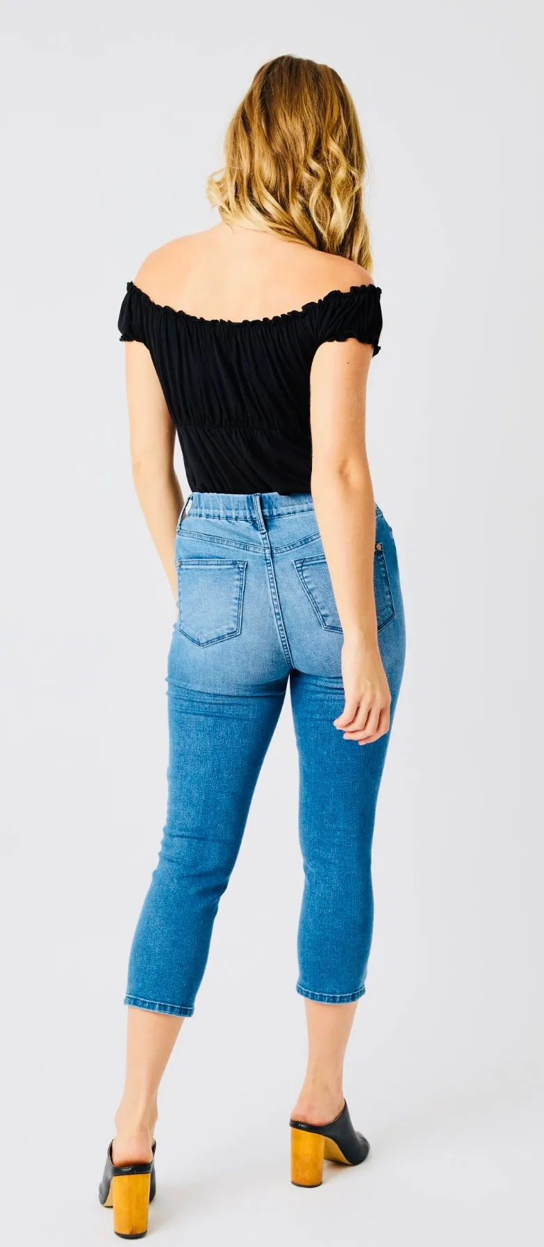 Judy Blue Cool Denim Pull on Capri