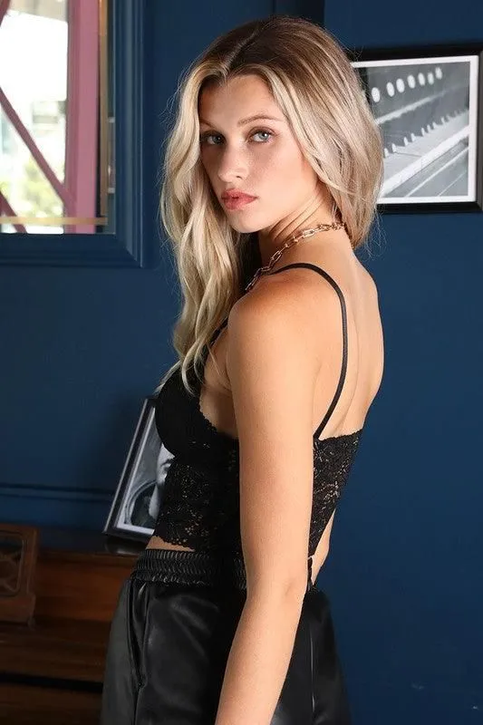 LACE BRALETTE WITH LIGHTLY ATTACHED BRA PAD