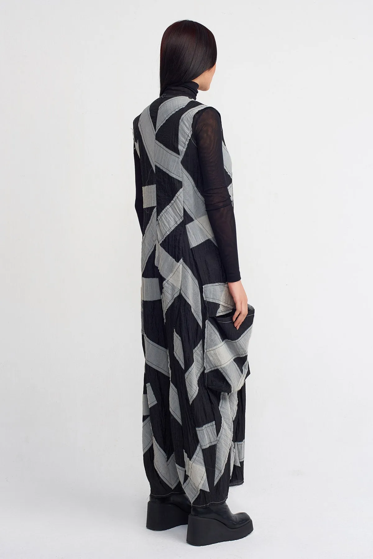 Nu Jumpsuit With Large Pockets And Patch Details Natural/Black