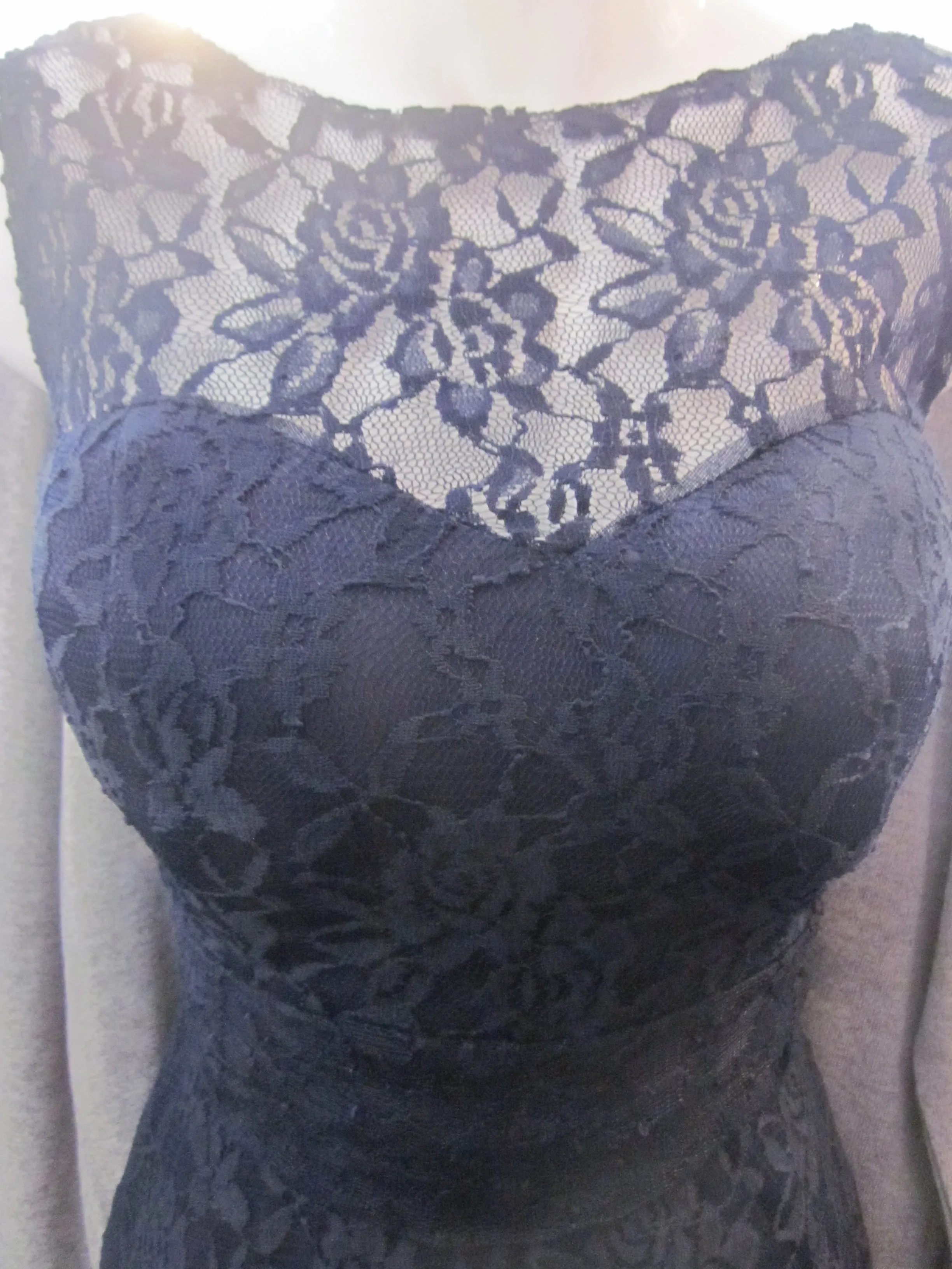 Short Lace Sweetheart & Open Back Dress Size 8 Style B770